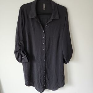 Torrid Size 2 Black Tunic Length Button Up